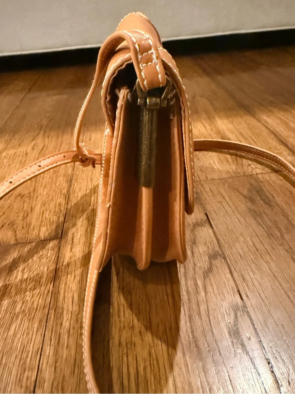 Universal Thread Tan Crossbody Saddle Bag with Contrast Stitching